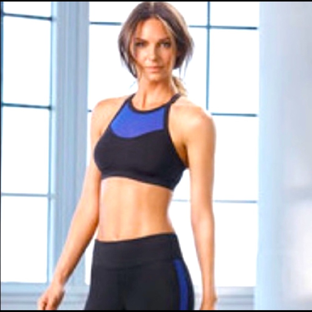 Adore Me - Anya High Neck Strappy Sports Bra